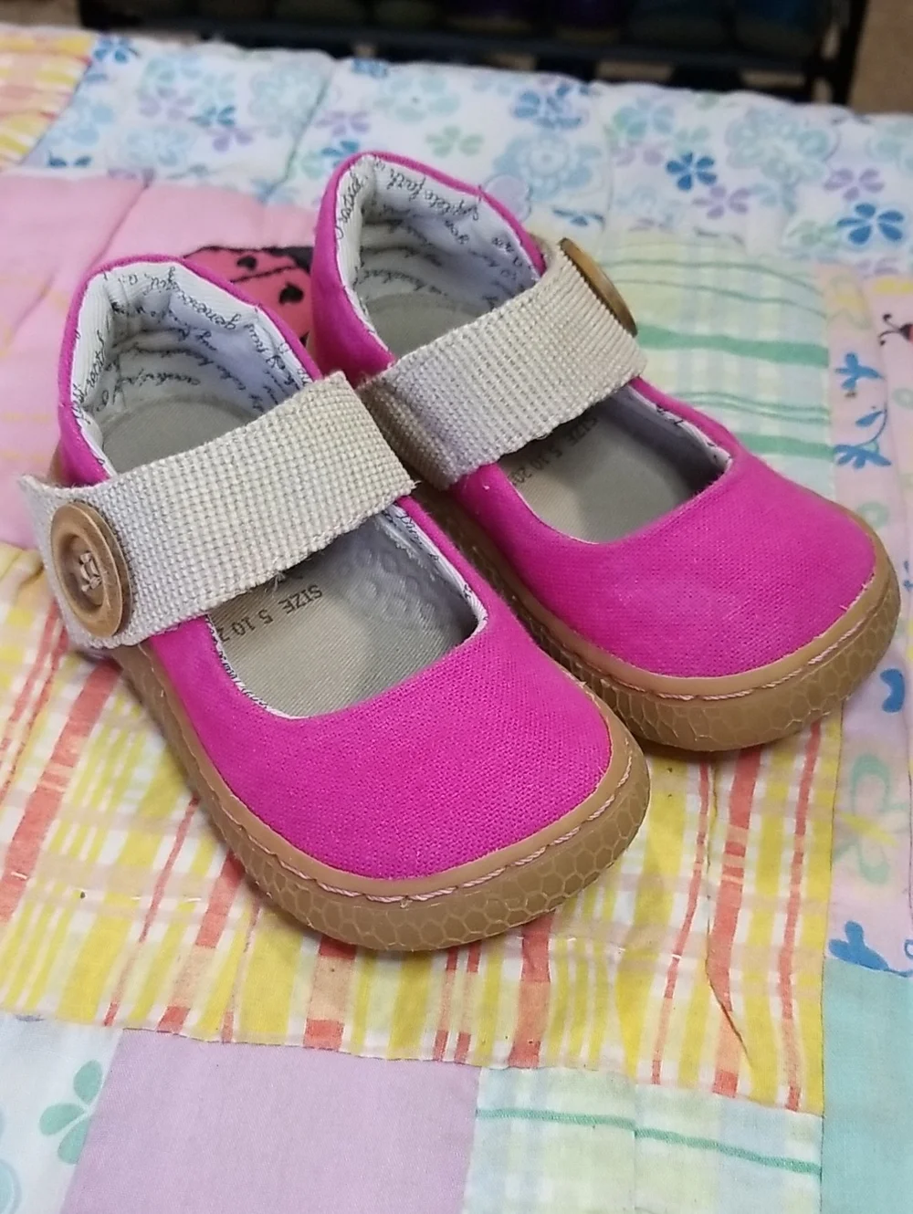 Livie & Luca Hot Pink Canvas Mary Janes w/Tan Strap Size 5 Carta OG Wood Buttons